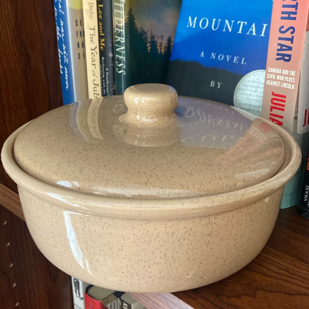 Bauer Pottery Monterey Moderne Vintage Lidded Crock Casserole Dish Covered Bowl